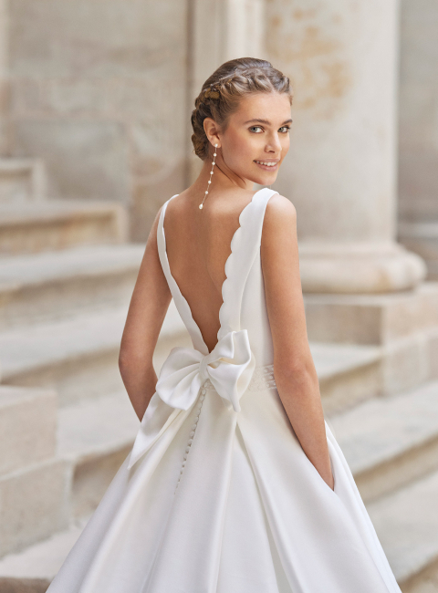 Mia Boutique Bridal & Occasions, Vancouver Wedding Dresses